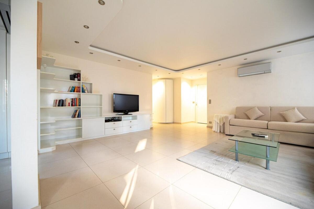 Spacious 3br Canal Saint Martin Appartement