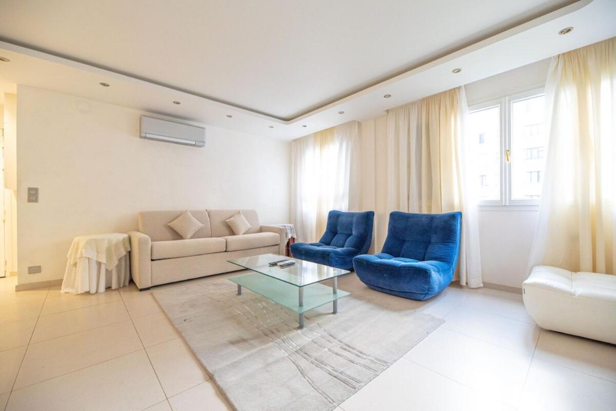 Spacious 3br Canal Saint Martin Parijs